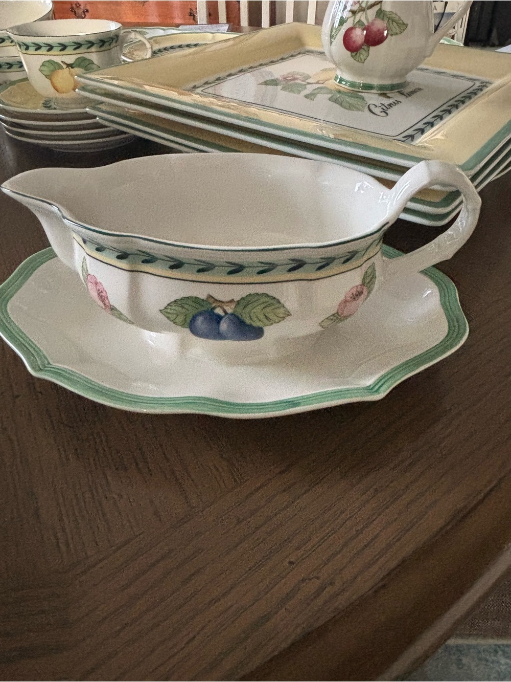 Villeroy & Boch French Garden Gravy Boat - new